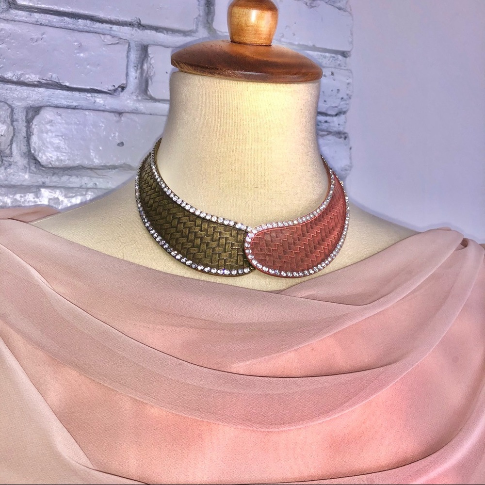 Beautiful collar necklace copper color rhinestone